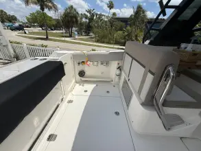 Thumbnail von Boston Whaler 330 Vantage