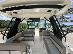 Thumbnail von Boston Whaler 330 Vantage