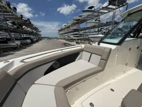 Thumbnail von Boston Whaler 330 Vantage