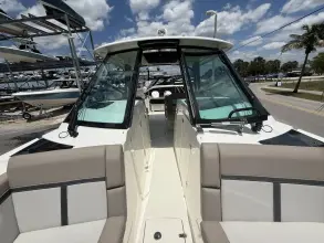 Thumbnail von Boston Whaler 330 Vantage