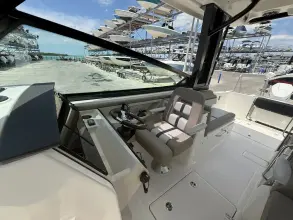 Thumbnail von Boston Whaler 330 Vantage