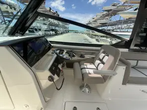 Thumbnail von Boston Whaler 330 Vantage