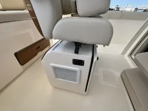 Thumbnail von Boston Whaler 350 Realm