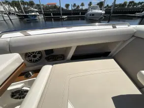 Thumbnail von Boston Whaler 350 Realm