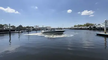 Thumbnail von Boston Whaler 350 Realm