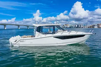 Boston Whaler 405 Conquest