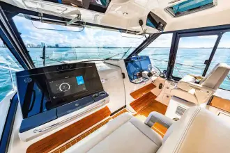 Thumbnail von Boston Whaler 405 Conquest