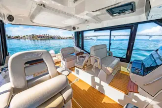 Thumbnail von Boston Whaler 405 Conquest