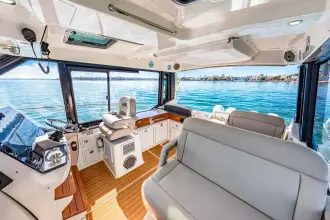 Thumbnail von Boston Whaler 405 Conquest