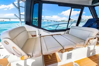 Thumbnail von Boston Whaler 405 Conquest