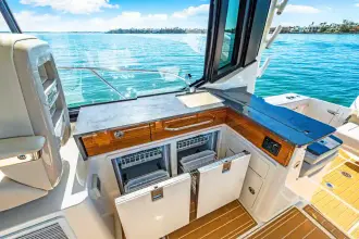 Thumbnail von Boston Whaler 405 Conquest