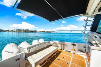 Thumbnail von Boston Whaler 405 Conquest