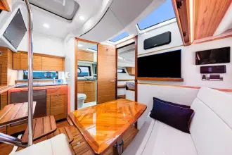Thumbnail von Boston Whaler 405 Conquest