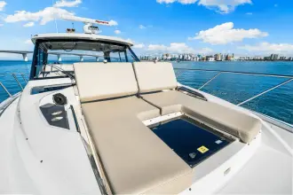 Thumbnail von Boston Whaler 405 Conquest