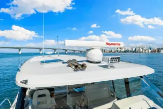 Thumbnail von Boston Whaler 405 Conquest