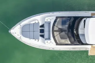Thumbnail von Cruisers Yachts 57 FLY