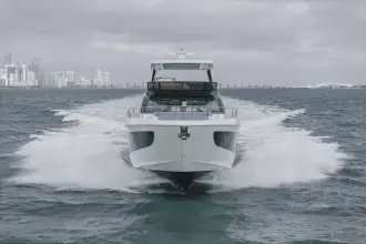 Thumbnail von Cruisers Yachts 57 FLY