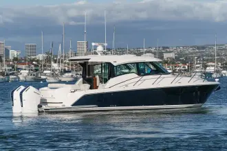 Thumbnail von Tiara Yachts 43LE