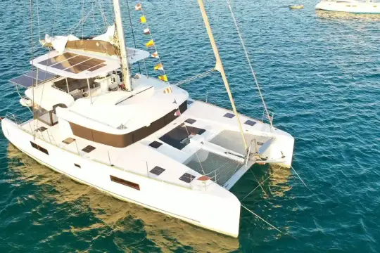 Lagoon 52 Fly Chicago