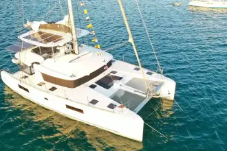 Lagoon 52 Fly Chicago