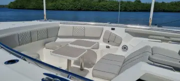 Thumbnail von Pursuit 428 S HAPPY HOUR