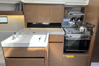 Thumbnail von Beneteau Oceanis 34.1