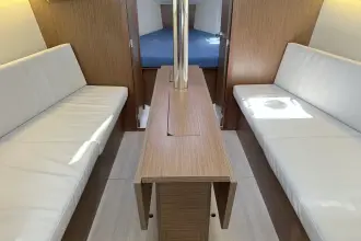 Thumbnail von Beneteau Oceanis 34.1