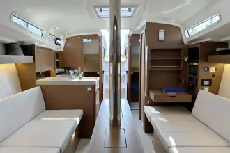 Thumbnail von Beneteau Oceanis 34.1
