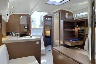 Thumbnail von Beneteau Oceanis 34.1