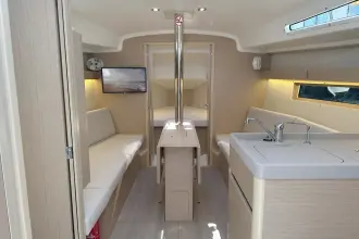 Thumbnail von Beneteau Oceanis 34.1