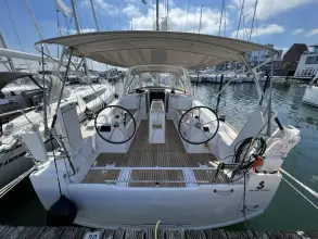 Thumbnail von Beneteau Oceanis 38.1