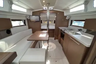 Thumbnail von Beneteau Oceanis 38.1