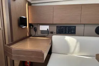 Thumbnail von Beneteau Oceanis 38.1