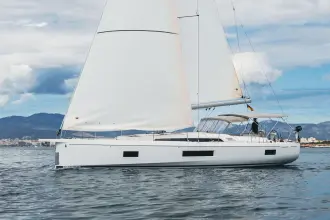 Beneteau Oceanis 51.1