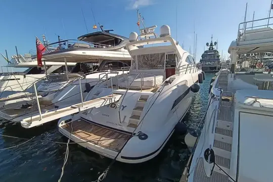 Mangusta 72 MANGUSTA 72