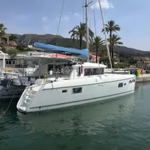 Lagoon 421