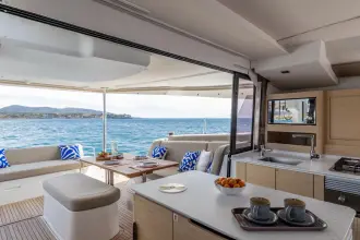 Thumbnail von Fountaine Pajot FP44
