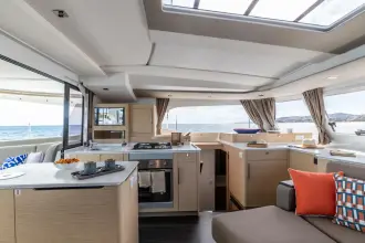 Thumbnail von Fountaine Pajot FP44