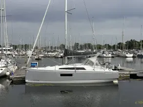 Thumbnail von Beneteau Oceanis 30.1