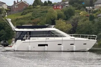 Sealine F42 Maverick
