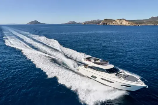 Ferretti Yachts 550