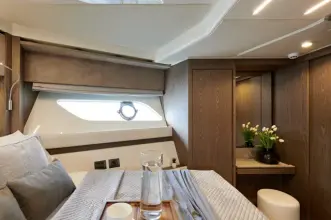 Thumbnail von Ferretti Yachts 550