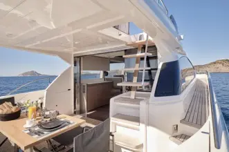 Thumbnail von Ferretti Yachts 550