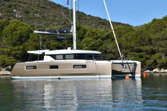 Beneteau Lagoon 46 06-00716