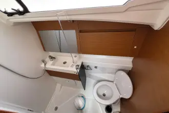 Thumbnail von Jeanneau Sun Odyssey 410 Ultraviolet 3