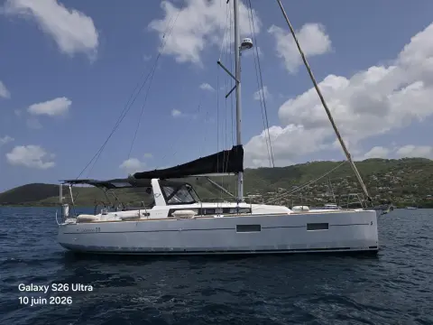 Beneteau Oceanis 38 Ours Blanc