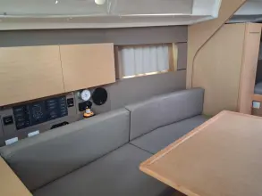 Thumbnail von Beneteau Oceanis 38 Ours Blanc