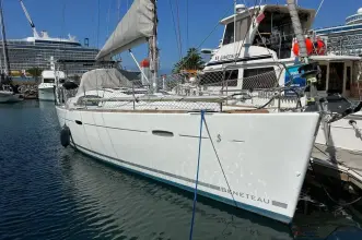 Beneteau Oceanis 43