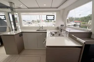 Thumbnail von Leopard 42 In the Kitchen