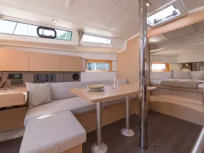 Thumbnail von Beneteau Oceanis 38.1 Neo